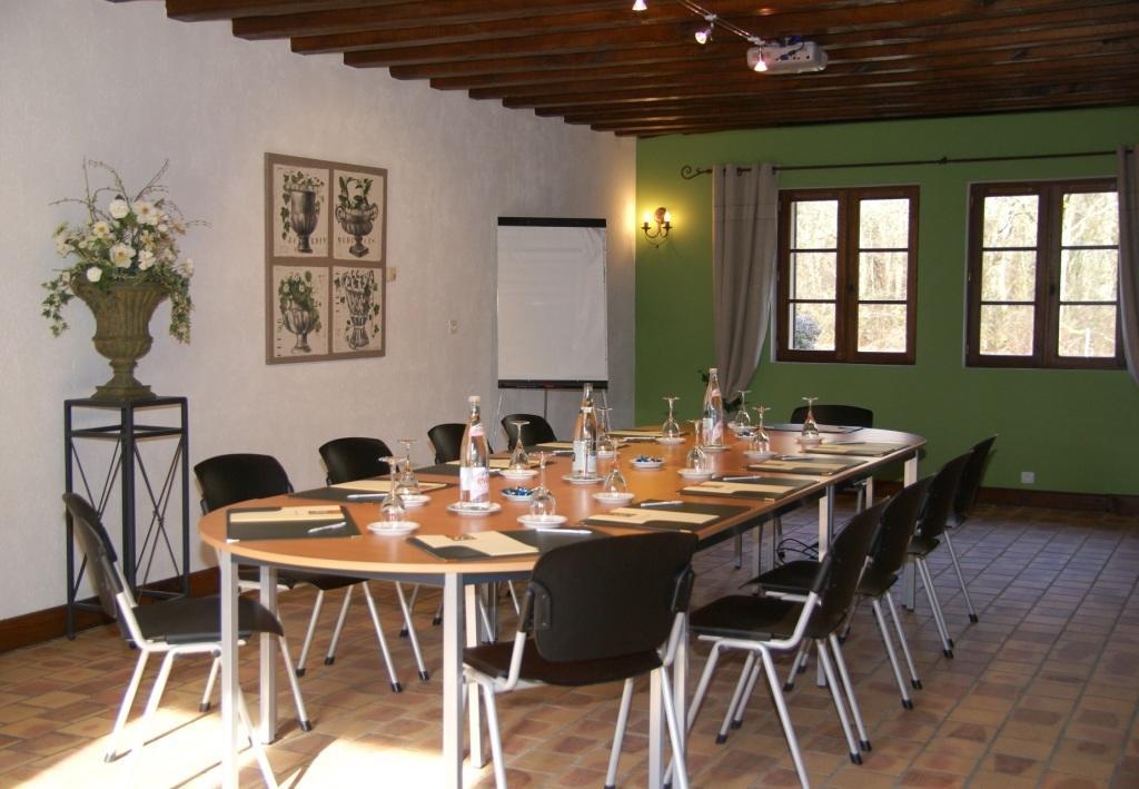 L'Oree Des Chenes, The Originals Relais La Ferté-Saint-Aubin Exteriör bild