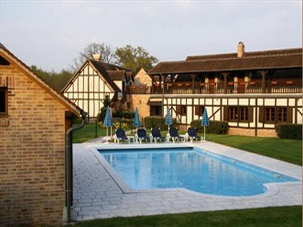 L'Oree Des Chenes, The Originals Relais La Ferté-Saint-Aubin Exteriör bild